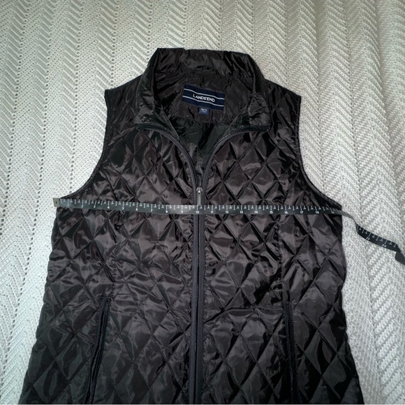 Women's Lands' End Quilted Lightweight Black Vest - M(10-12) - Picture 5 of 7